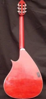 A gitár hátulnézetben A gitár hátulnézetben