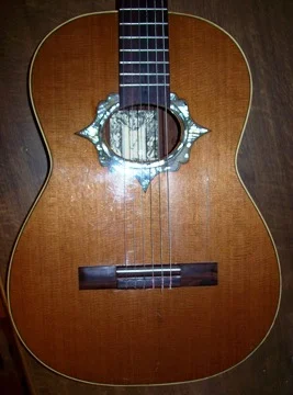 a kész gitár a kész gitár
